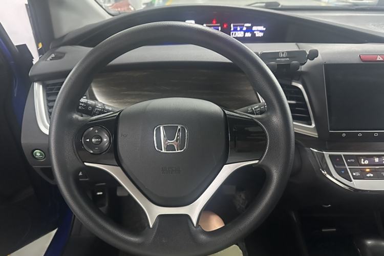 Used Honda Jade 2017 1.8L automatic Comfort version 5 seats Interior 2