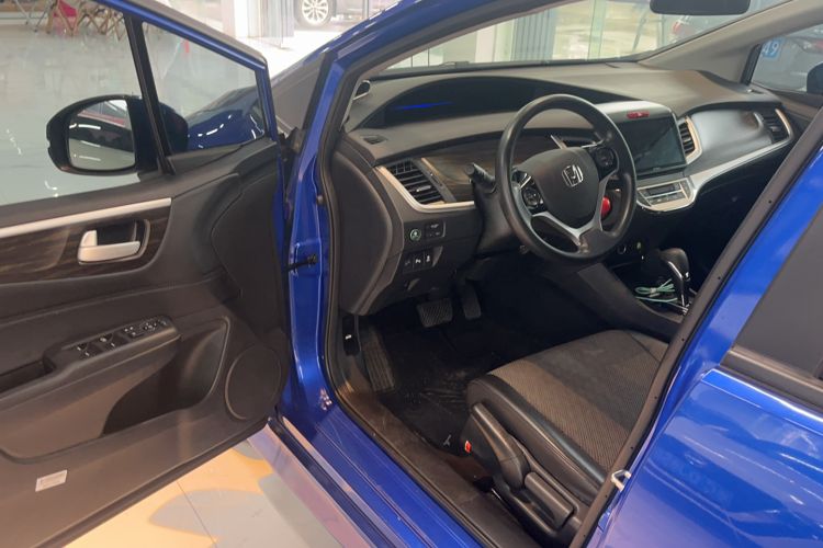 Used Honda Jade 2017 1.8L automatic Comfort version 5 seats Interior 3