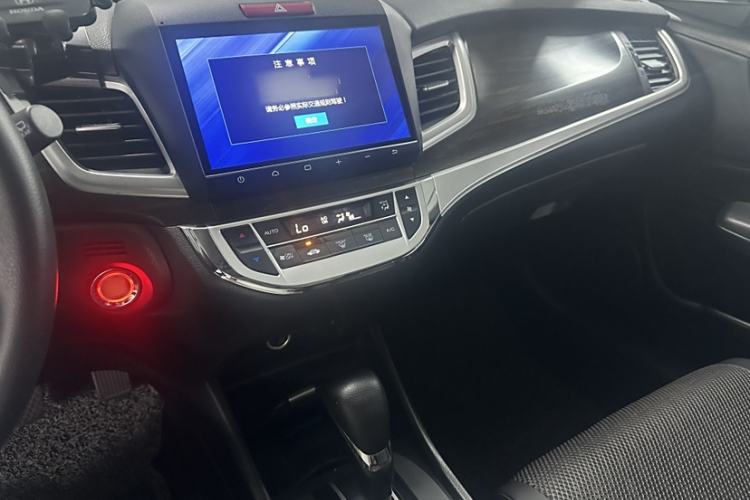 Used Honda Jade 2017 1.8L automatic Comfort version 5 seats Interior 3