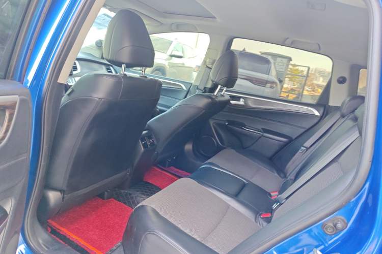 Used Honda Jade 2017 1.8L automatic Comfort version 5 seats Interior 4