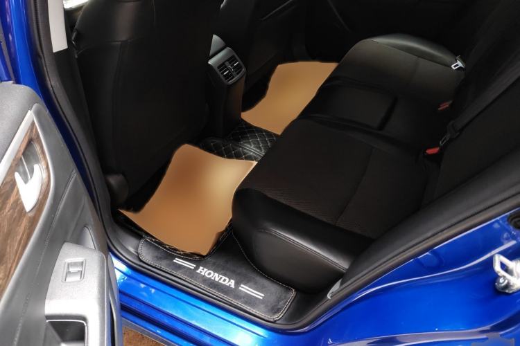 Used Honda Jade 2017 1.8L automatic Comfort version 5 seats Interior 4