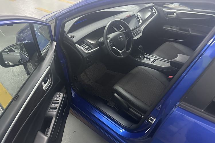 Used Honda Jade 2017 1.8L automatic Comfort version 5 seats Interior 6