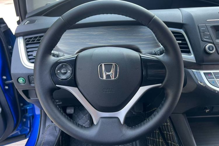 Used Honda Jade 2017 1.8L automatic Comfort version 5 seats Interior 7