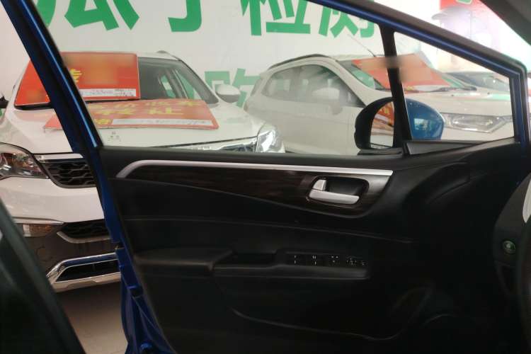Used Honda Jade 2017 1.8L automatic Comfort version 5 seats Left Front Door Interior