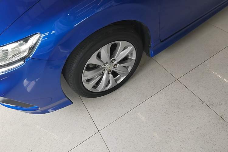 Used Honda Jade 2017 1.8L automatic Comfort version 5 seats Left Front Wheel Hub