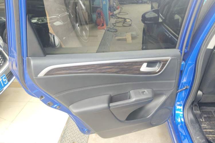 Used Honda Jade 2017 1.8L automatic Comfort version 5 seats Left Rear Door Interior