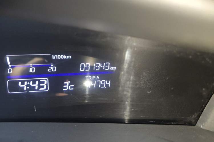 Used Honda Jade 2017 1.8L automatic Comfort version 5 seats Odometer Close Up