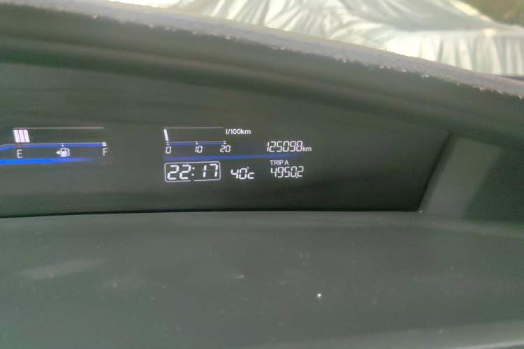 Used Honda Jade 2017 1.8L automatic Comfort version 5 seats Odometer Close Up