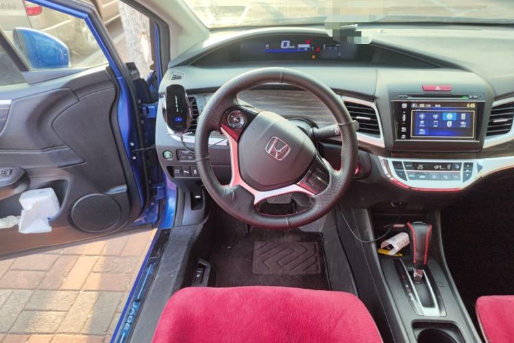 Used Honda Jade 2017 1.8L automatic Comfort version 5 seats Steering Wheel