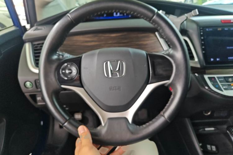 Used Honda Jade 2017 1.8L automatic Comfort version 5 seats Steering Wheel