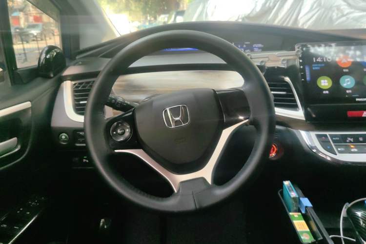 Used Honda Jade 2017 1.8L automatic Comfort version 5 seats Steering Wheel