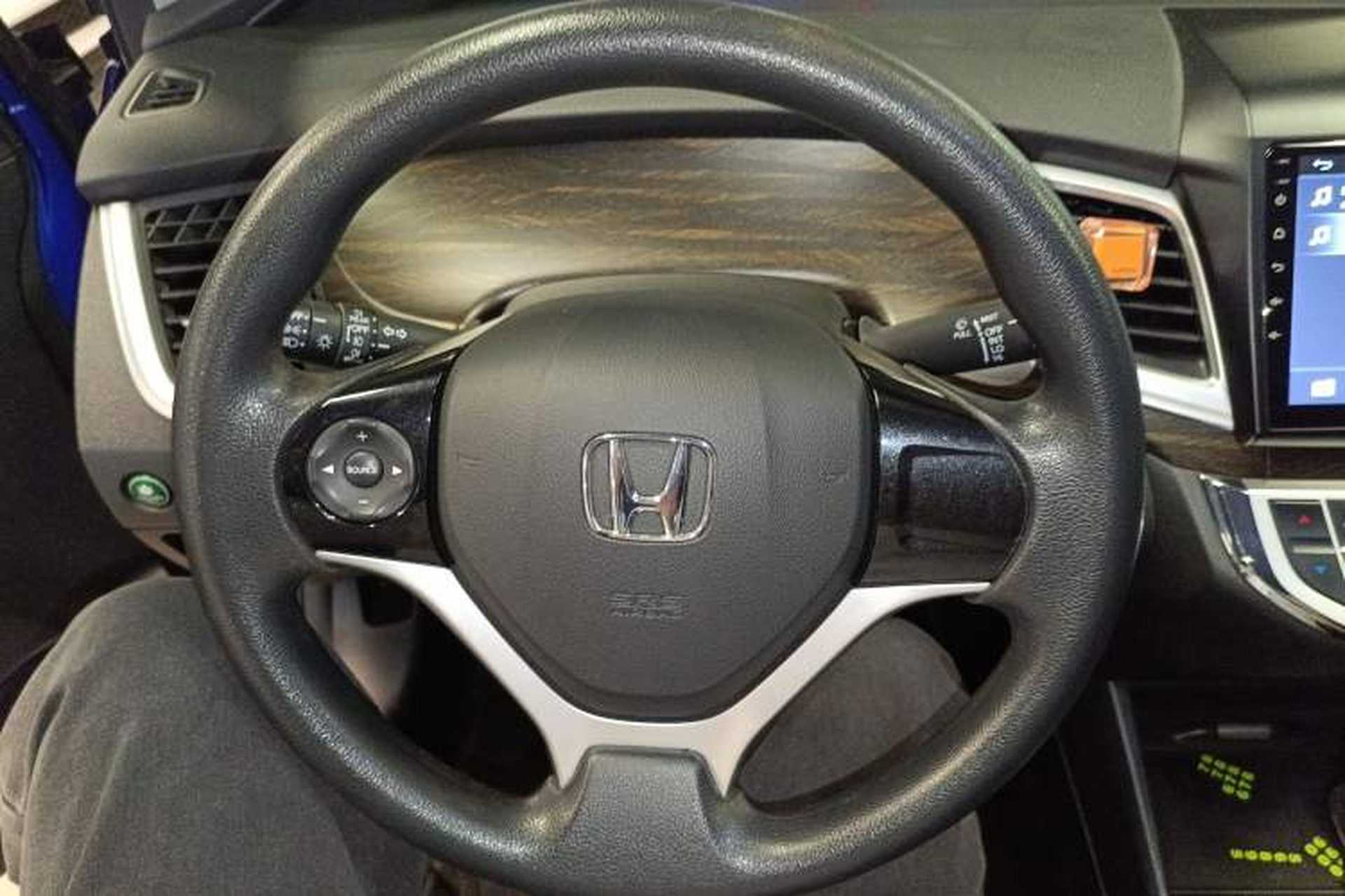Used Honda Jade 2017 1.8L automatic Comfort version 5 seats Steering Wheel