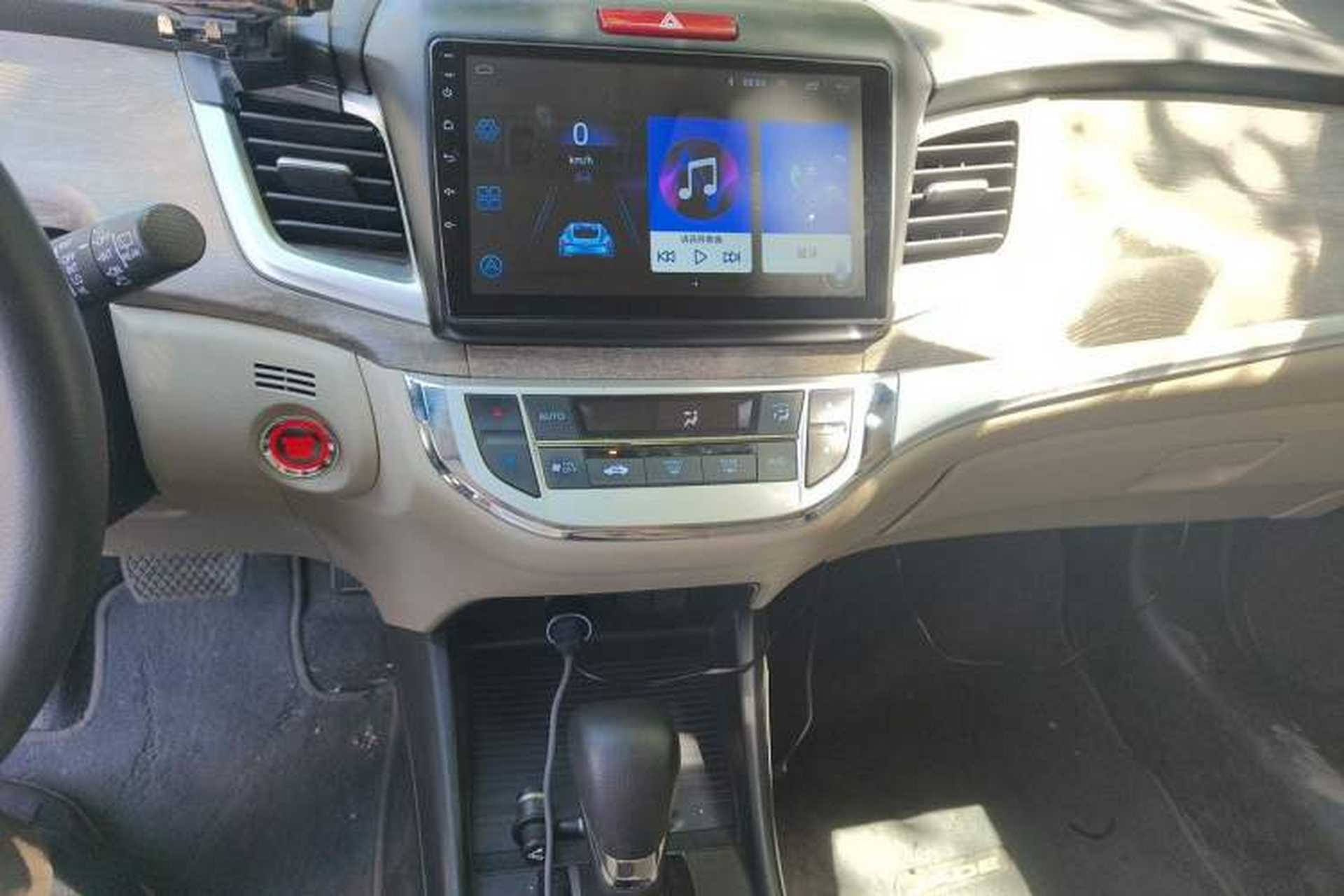 Used Honda Jade 2017 1.8L automatic Comfort version 5 seats Audio And AC Panel