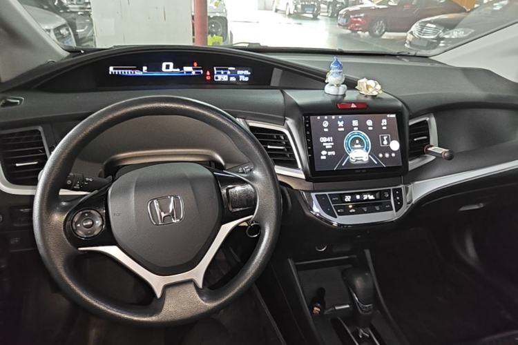 Used Honda Jade 2017 1.8L Automatic Classic Edition 5 seats Center Console