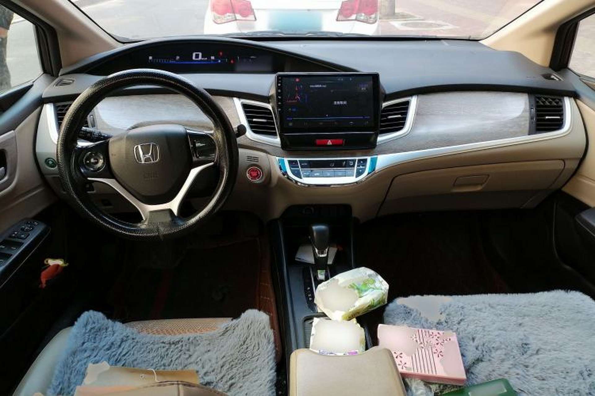 Used Honda Jade 2017 1.8L automatic Comfort version 5 seats Center Console
