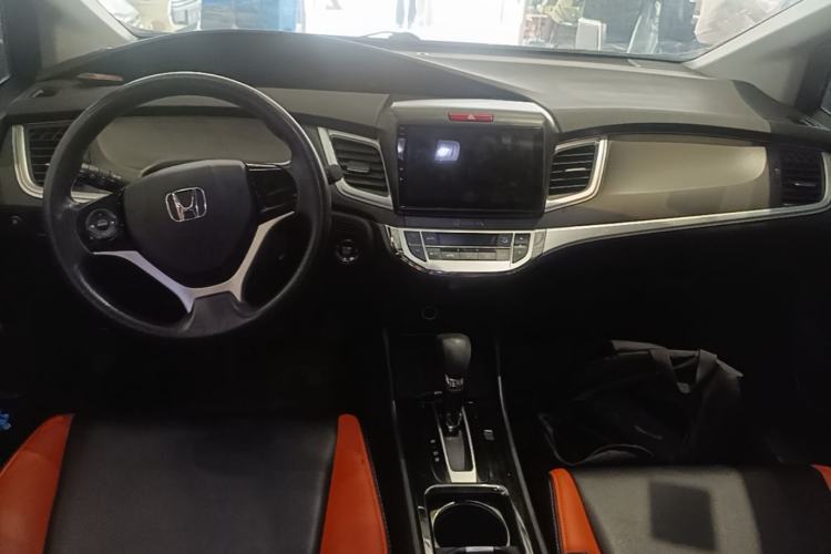 Used Honda Jade 2017 1.8L Automatic Classic Edition 5 seats Center Console