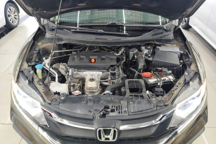 Used Honda Jade 2017 1.8L automatic Comfort version 5 seats Engine Bay
