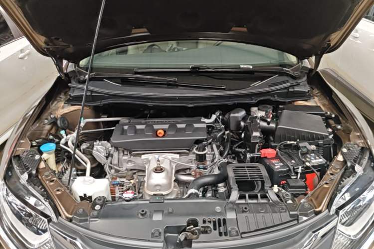 Used Honda Jade 2017 1.8L automatic Comfort version 5 seats Engine Bay