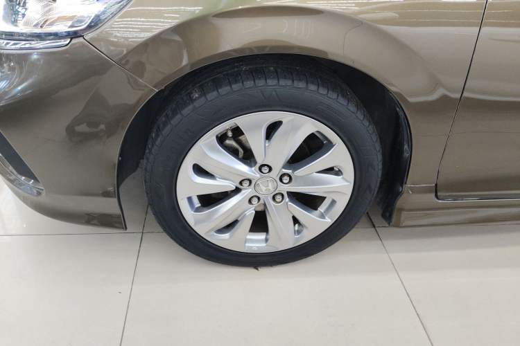 Used Honda Jade 2017 1.8L automatic Comfort version 5 seats Exterior 4