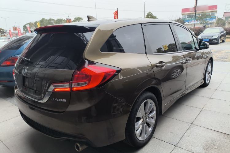 Used Honda Jade 2017 1.8L automatic Comfort version 5 seats Exterior 5