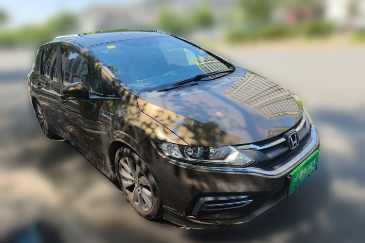 Used Honda Jade 2017 1.8L automatic Comfort version 5 seats Front Right 45 Deg