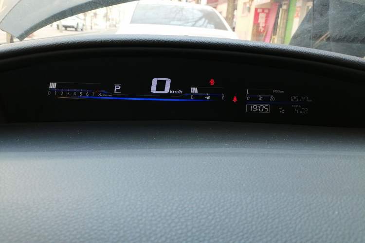 Used Honda Jade 2017 1.8L automatic Comfort version 5 seats Instrument Cluster