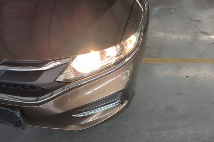 Used Honda Jade 2017 1.8L automatic Comfort version 5 seats Left Front Headlight