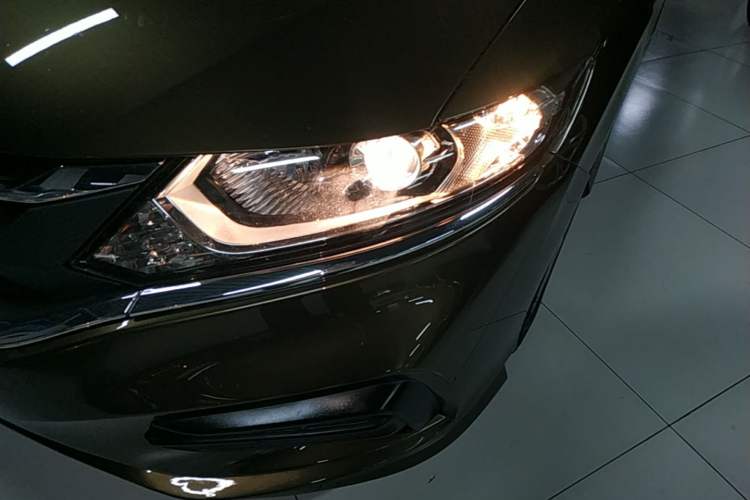 Used Honda Jade 2017 1.8L Automatic Classic Edition 5 seats Left Front Headlight