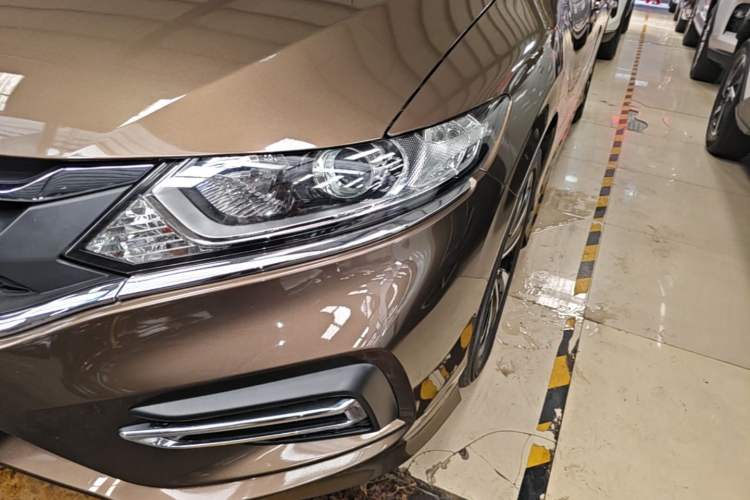 Used Honda Jade 2017 1.8L automatic Comfort version 5 seats Left Front Headlight