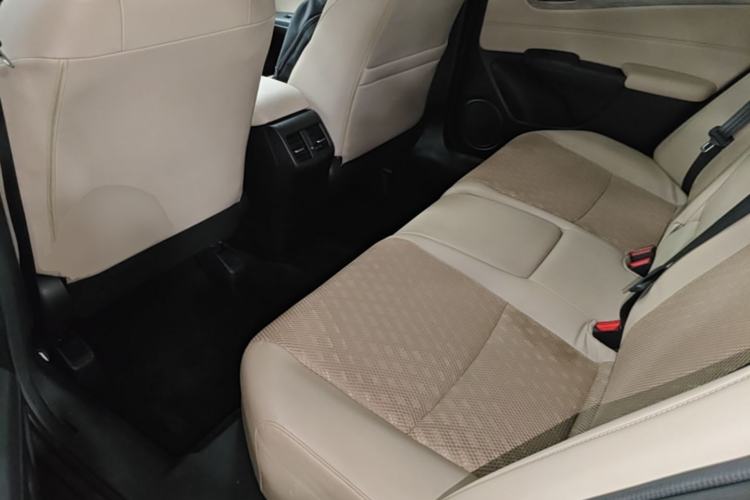 Used Honda Jade 2017 1.8L automatic Comfort version 5 seats Left Rear Seat