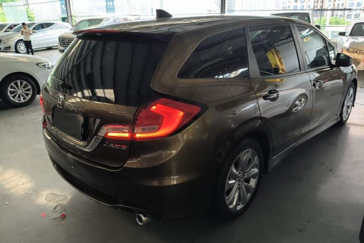 Used Honda Jade 2017 1.8L automatic Comfort version 5 seats Rear Right 45 Deg