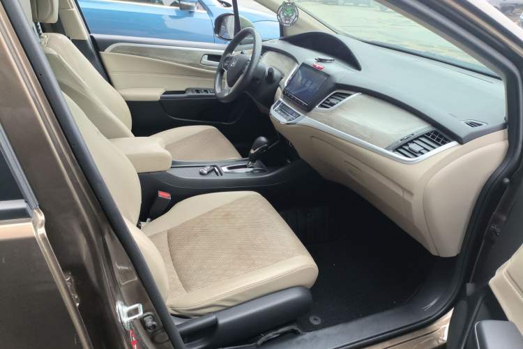 Used Honda Jade 2017 1.8L automatic Comfort version 5 seats Right Front Seat