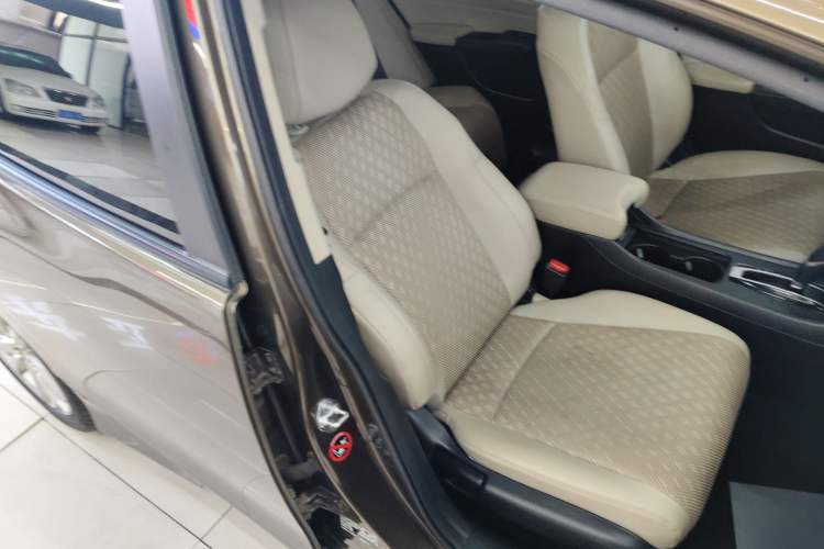 Used Honda Jade 2017 1.8L automatic Comfort version 5 seats Right Front Seat
