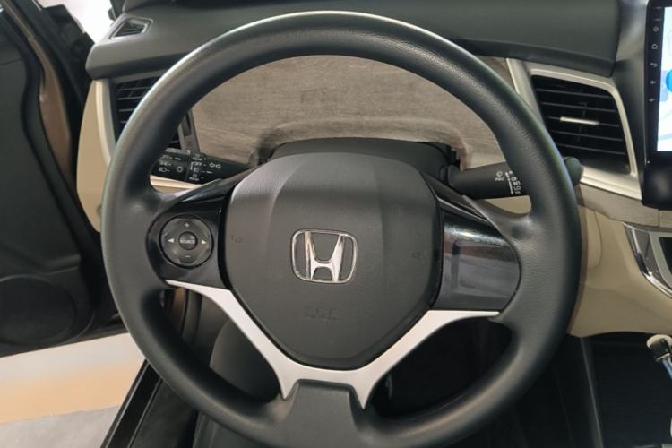 Used Honda Jade 2017 1.8L automatic Comfort version 5 seats Steering Wheel