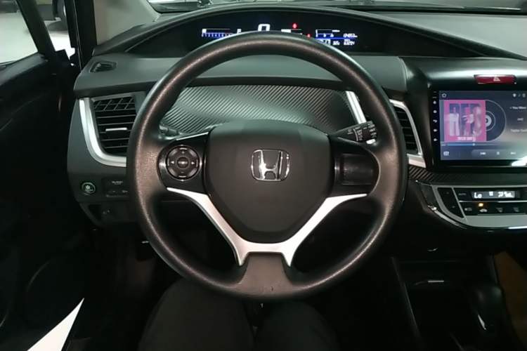 Used Honda Jade 2017 1.8L Automatic Classic Edition 5 seats Steering Wheel
