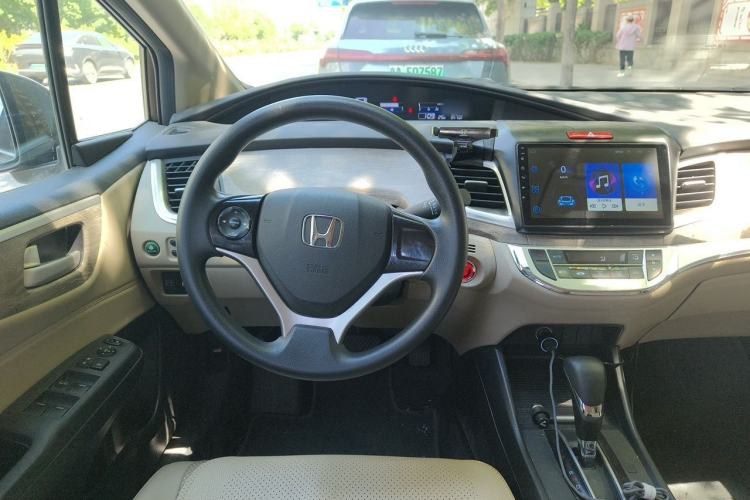 Used Honda Jade 2017 1.8L automatic Comfort version 5 seats Steering Wheel