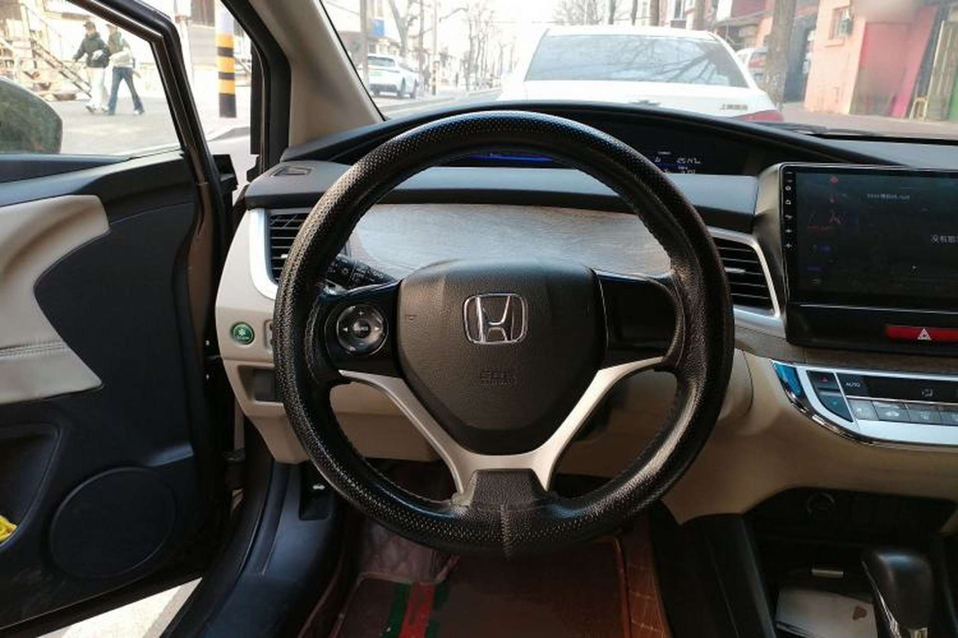 Used Honda Jade 2017 1.8L automatic Comfort version 5 seats Steering Wheel
