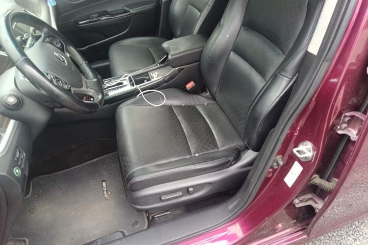 Used Honda Jade 2017 210 TURBO CVT Luxury Edition 5 Seats Left Front Seat
