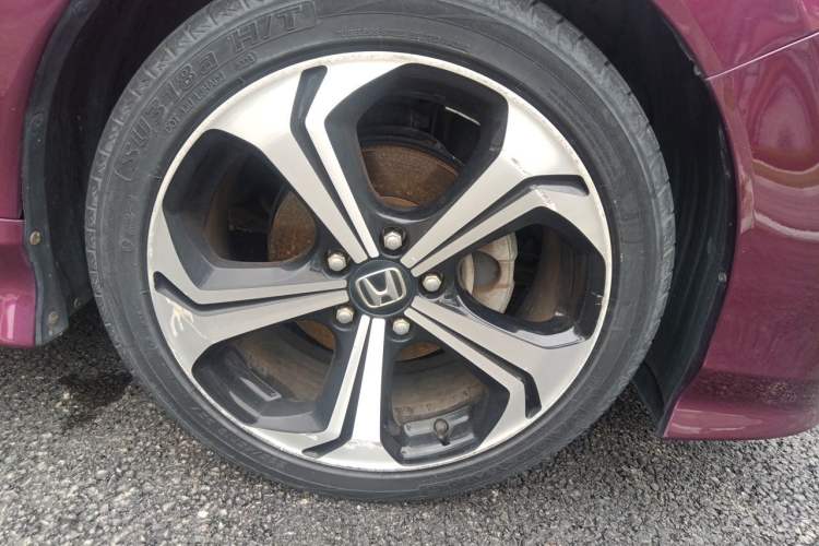 Used Honda Jade 2017 210 TURBO CVT Luxury Edition 5 Seats Right Front Wheel Hub