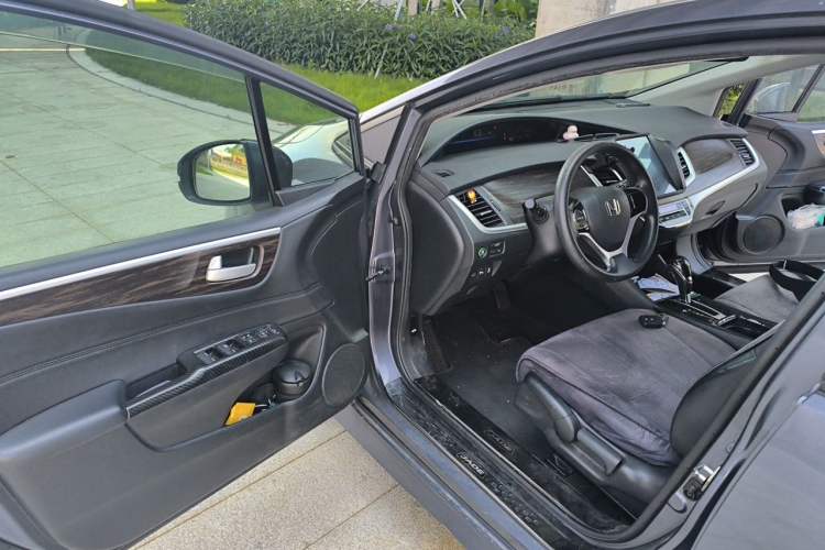 Used Honda Jade 2017 1.8L automatic Comfort version 5 seats Driver Seat