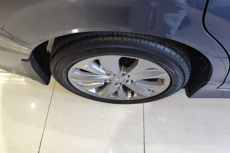 Used Honda Jade 2017 1.8L automatic Comfort version 5 seats Exterior 8