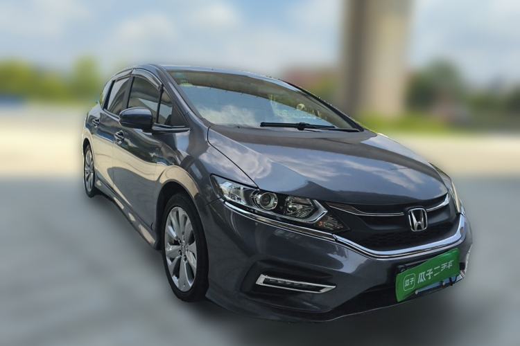 Used Honda Jade 2017 1.8L automatic Comfort version 5 seats Front Right 45 Deg