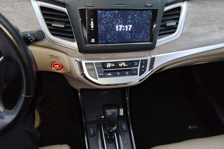 Used Honda Jade 2017 210 TURBO CVT Luxury Edition 5 Seats Audio And AC Panel