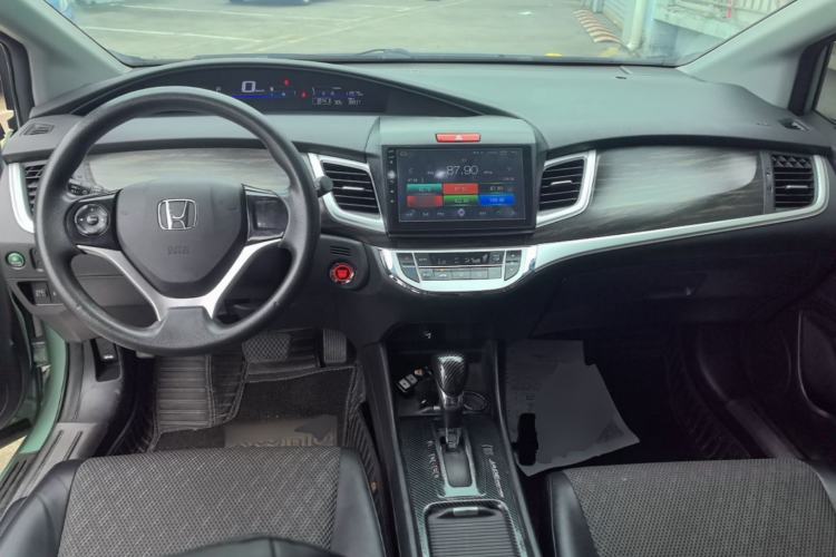 Used Honda Jade 2017 1.8L automatic Comfort version 5 seats Center Console