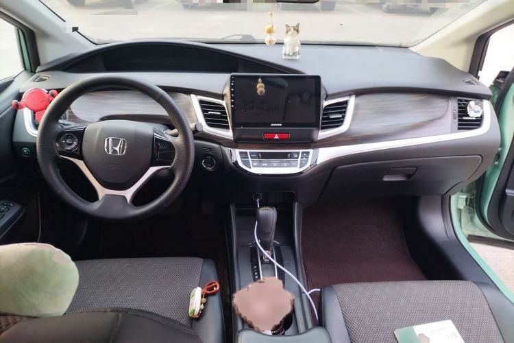 Used Honda Jade 2017 1.8L automatic Comfort version 5 seats Center Console