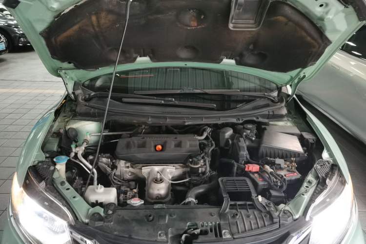 Used Honda Jade 2017 1.8L automatic Comfort version 5 seats Engine Bay