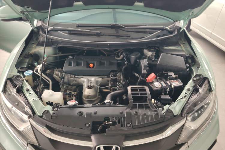 Used Honda Jade 2017 1.8L automatic Comfort version 5 seats Engine Bay