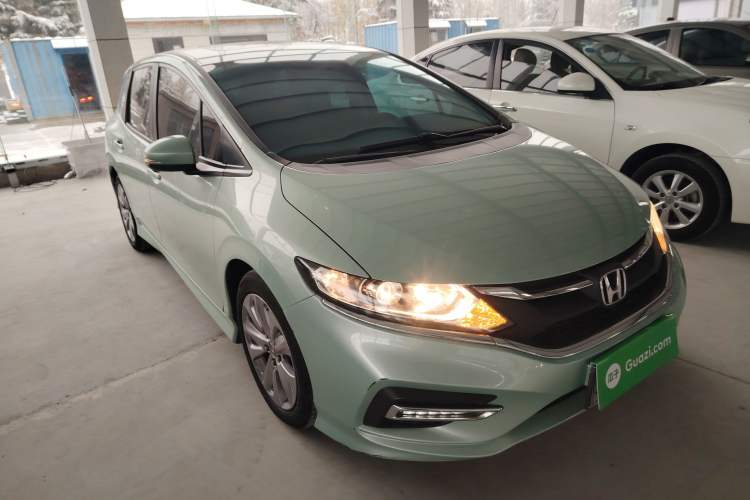 Used Honda Jade 2017 1.8L automatic Comfort version 5 seats Exterior 2