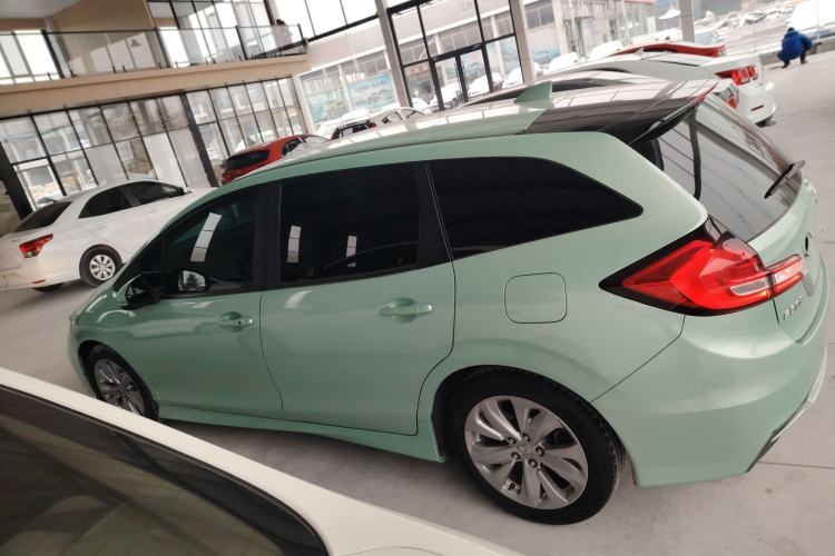Used Honda Jade 2017 1.8L automatic Comfort version 5 seats Exterior 3