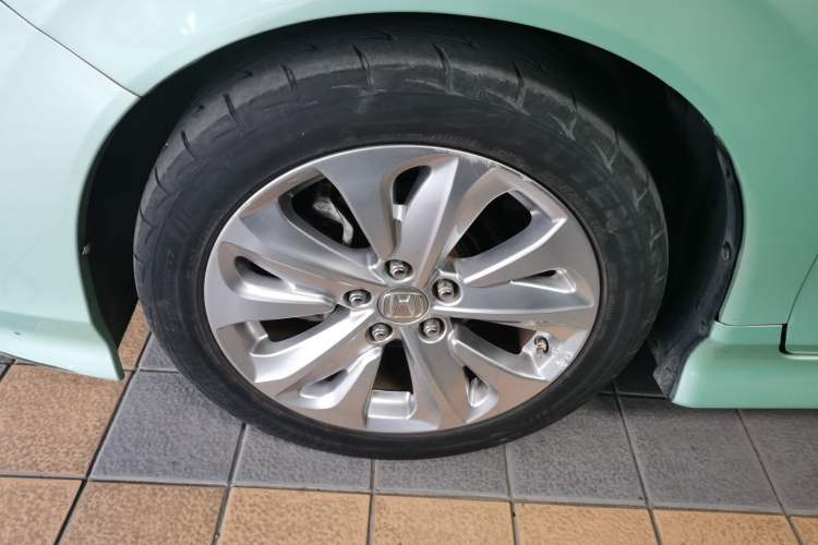 Used Honda Jade 2017 1.8L automatic Comfort version 5 seats Exterior 4
